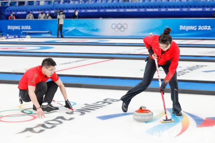 中国冰壶混双队冬奥资格赛中强势五连胜 中国冰壶混双队冬奥资格赛中强势五连胜